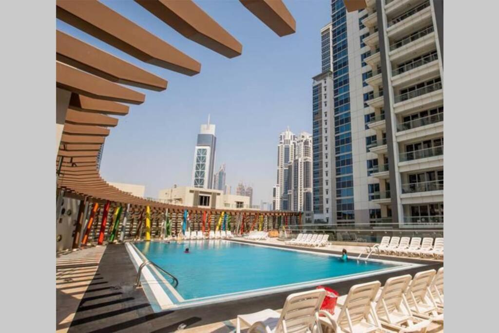 Higuests - Roomy Apt With Infinity Pool Close To Burj Khalifa Dubaj Exteriér fotografie